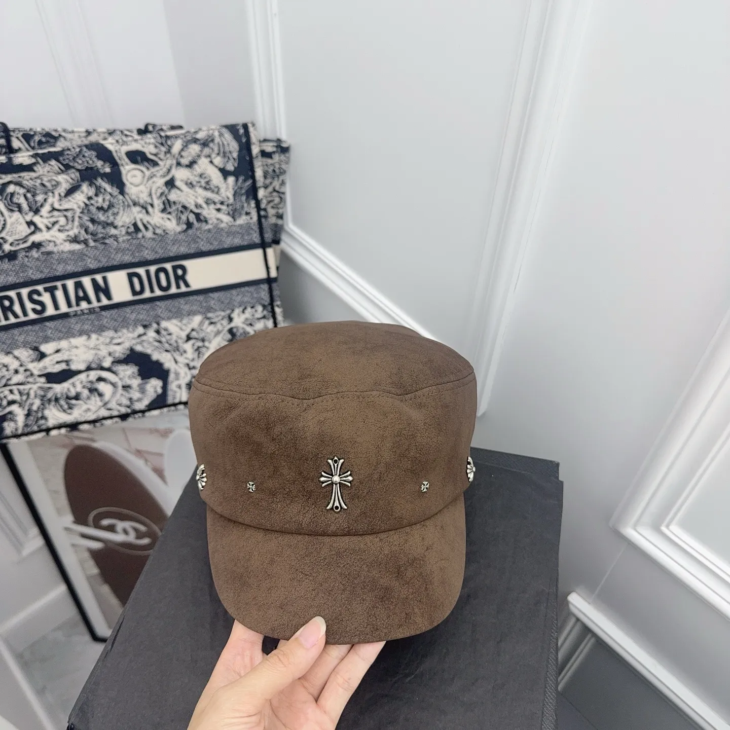 New style for autumn and winter 🤎 Suede Crow Heart Army Cap Heavy Industry Design!